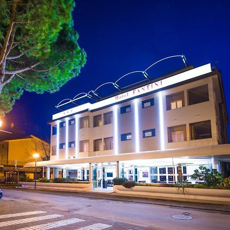 Hotel Fantini Гатео а Маре Екстериор снимка
