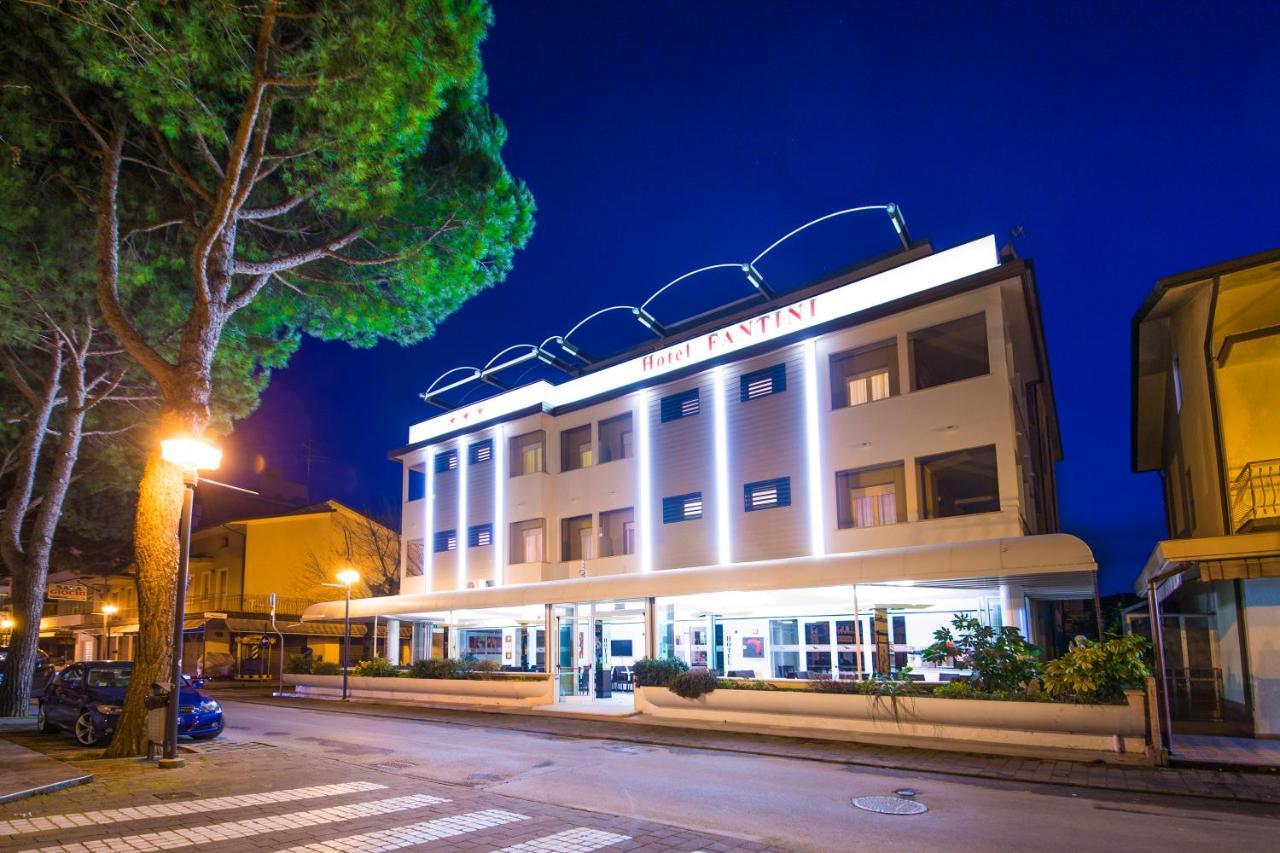 Hotel Fantini Гатео а Маре Екстериор снимка