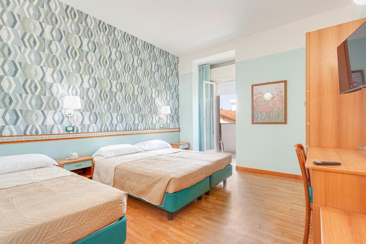 Hotel Fantini Гатео а Маре Екстериор снимка